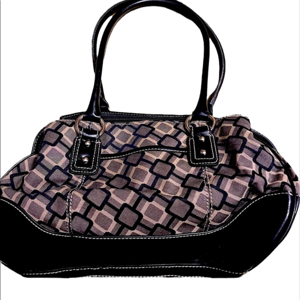 Nine West Black and Tan purse with a lot of pockets